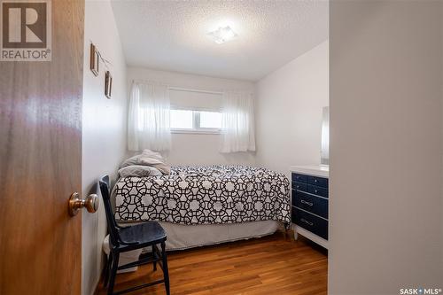 517 20Th Avenue E, Regina, SK - Indoor Photo Showing Bedroom