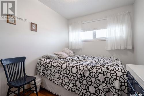 517 20Th Avenue E, Regina, SK - Indoor Photo Showing Bedroom