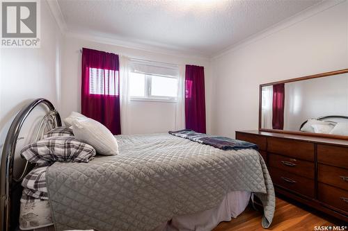 517 20Th Avenue E, Regina, SK - Indoor Photo Showing Bedroom