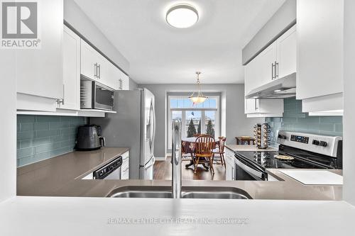 59 - 3400 Castle Rock Place, London, ON - Indoor Photo Showing Kitchen With Double Sink