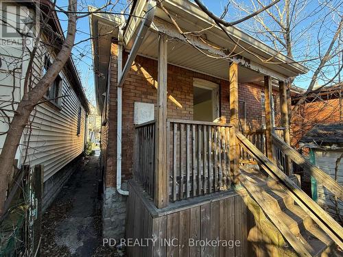 164 London Street N, Hamilton (Crown Point), ON - Outdoor