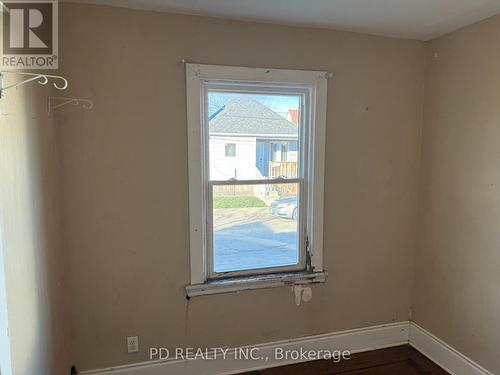 164 London Street N, Hamilton (Crown Point), ON - Indoor Photo Showing Other Room