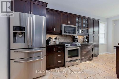 400 Tartaruga Lane, Ottawa, ON - Indoor Photo Showing Kitchen