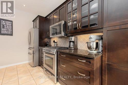 400 Tartaruga Lane, Ottawa, ON - Indoor Photo Showing Kitchen