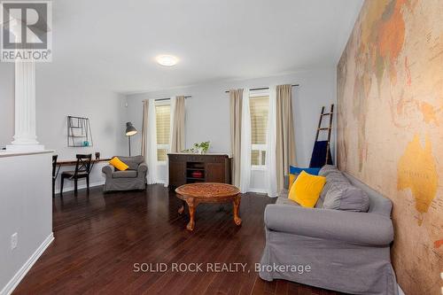 400 Tartaruga Lane, Ottawa, ON - Indoor Photo Showing Living Room