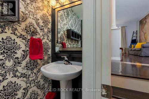 400 Tartaruga Lane, Ottawa, ON - Indoor Photo Showing Bathroom