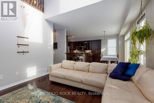 400 Tartaruga Lane, Ottawa, ON - Indoor Photo Showing Living Room