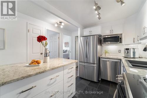 Ph6 - 158A Mcarthur Avenue, Ottawa, ON - Indoor Photo Showing Kitchen