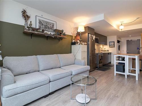 303-845 Johnson St, Victoria, BC - Indoor Photo Showing Living Room