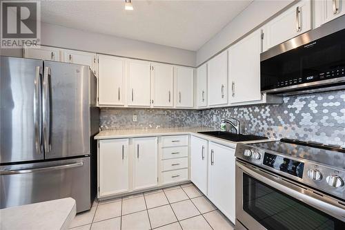 155 Front Street North Unit# 1309, Sarnia, ON - Indoor Photo Showing Kitchen