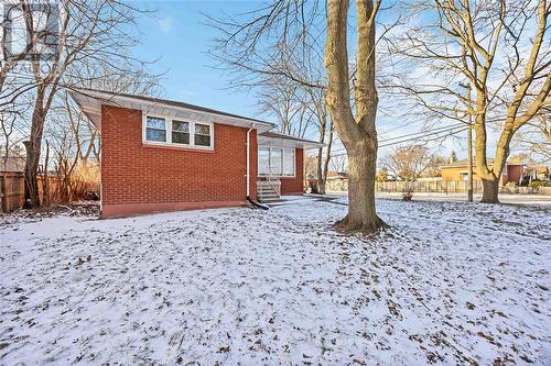 999 Hagle Street, Sarnia, ON - Outdoor