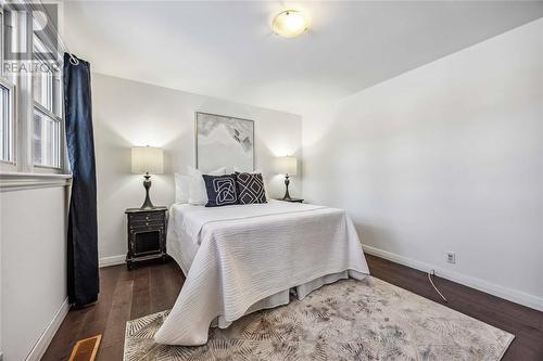 999 Hagle Street, Sarnia, ON - Indoor Photo Showing Bedroom