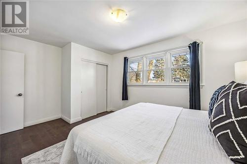 999 Hagle Street, Sarnia, ON - Indoor Photo Showing Bedroom