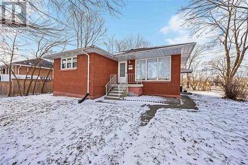 999 Hagle Street, Sarnia, ON - Outdoor