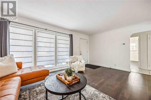 999 Hagle Street, Sarnia, ON - Indoor Photo Showing Living Room