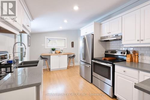 560 Grosvenor Street, London, ON - Indoor Photo Showing Kitchen With Stainless Steel Kitchen With Double Sink With Upgraded Kitchen