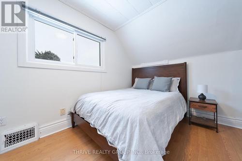 560 Grosvenor Street, London, ON - Indoor Photo Showing Bedroom