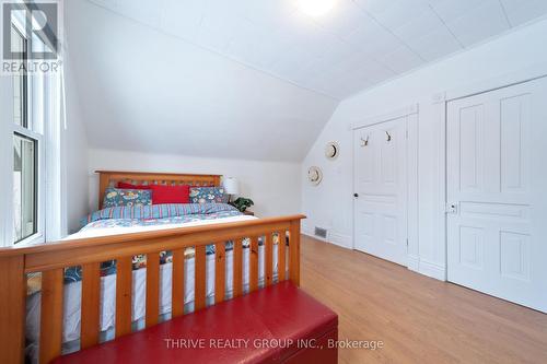 560 Grosvenor Street, London, ON - Indoor Photo Showing Bedroom