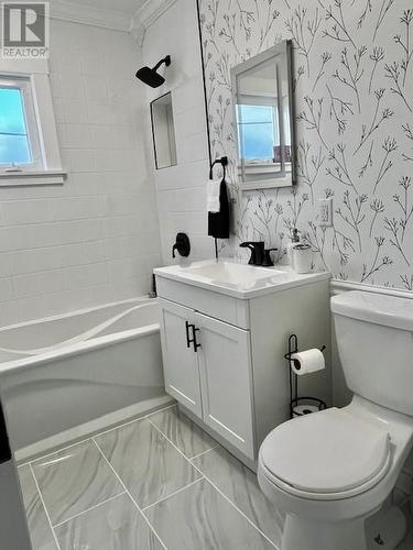 111 Coley'S Point S, Bay Roberts, NL - Indoor Photo Showing Bathroom