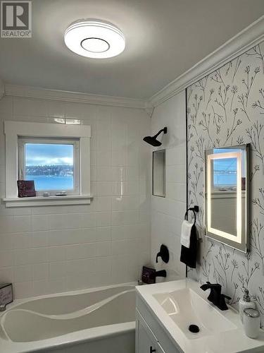 111 Coley'S Point S, Bay Roberts, NL - Indoor Photo Showing Bathroom