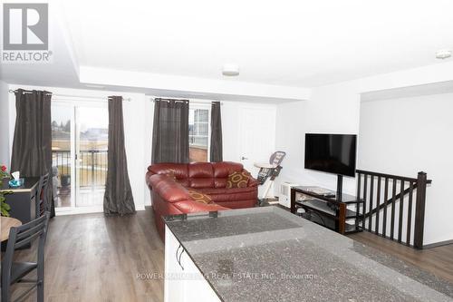 3978 Jockvale Road, Ottawa, ON - Indoor Photo Showing Living Room