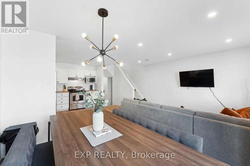 474 Claridge Drive, Ottawa, ON - Indoor Photo Showing Living Room