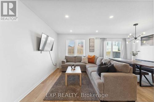 474 Claridge Drive, Ottawa, ON - Indoor Photo Showing Living Room