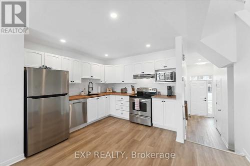 474 Claridge Drive, Ottawa, ON - Indoor Photo Showing Kitchen With Stainless Steel Kitchen