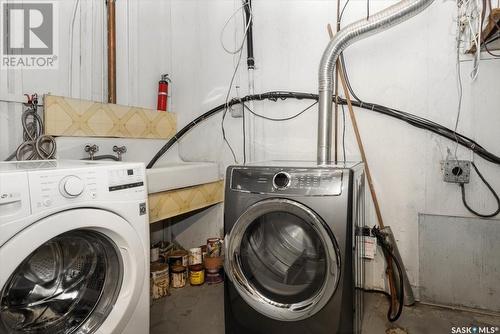 38 Merlin Crescent, Regina, SK - Indoor Photo Showing Laundry Room