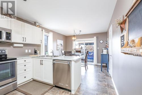 25 Liam Street, Kawartha Lakes (Lindsay), ON - Indoor Photo Showing Kitchen With Stainless Steel Kitchen