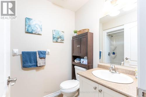 25 Liam Street, Kawartha Lakes (Lindsay), ON - Indoor Photo Showing Bathroom