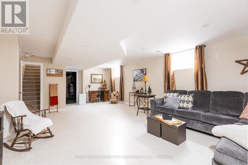 25 Liam Street, Kawartha Lakes (Lindsay), ON - Indoor Photo Showing Living Room