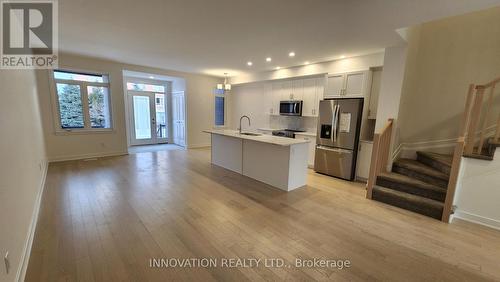 815 Anciano Crescent, Ottawa, ON - Indoor Photo Showing Kitchen With Stainless Steel Kitchen