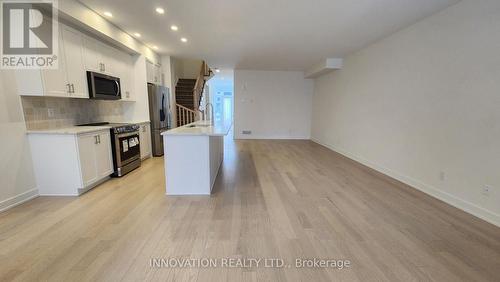 815 Anciano Crescent, Ottawa, ON - Indoor Photo Showing Kitchen