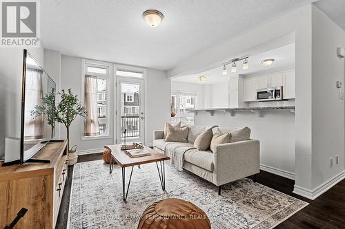 30 Squashberry Lane, Ottawa, ON - Indoor Photo Showing Living Room