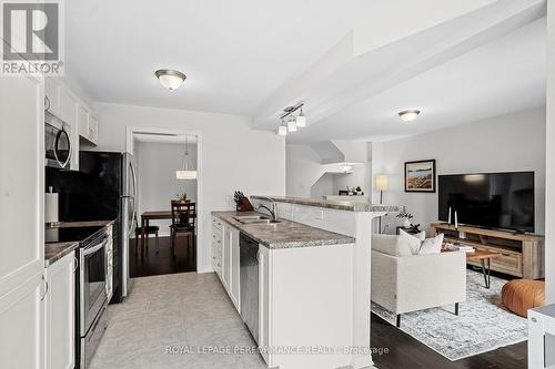 30 Squashberry Lane, Ottawa, ON - Indoor Photo Showing Kitchen