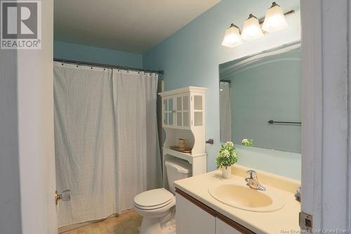 143 Park Street Extension, Saint John, NB - Indoor Photo Showing Bathroom