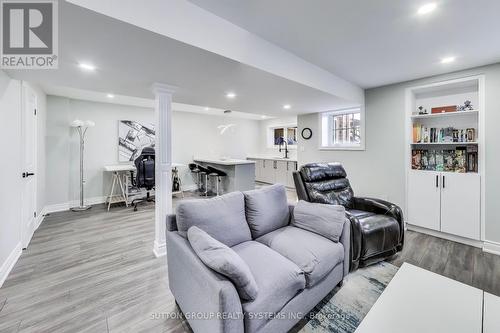 3122 Blackfriar Common, Oakville, ON - Indoor Photo Showing Living Room