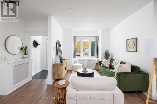 148 Caledonia Road, Toronto, ON - Indoor Photo Showing Living Room