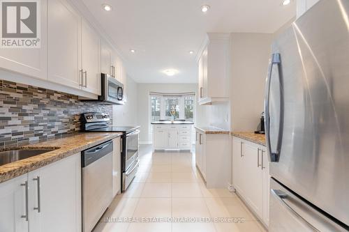 64 - 3265 South Millway, Mississauga (Erin Mills), ON - Indoor Photo Showing Kitchen With Stainless Steel Kitchen With Upgraded Kitchen