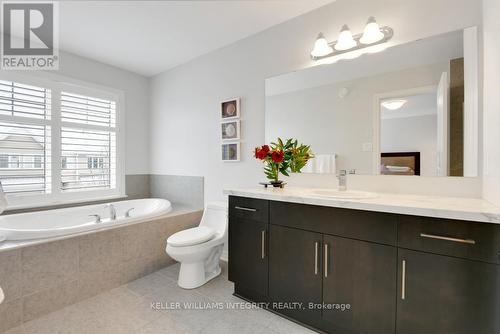 700 Hazelnut Crescent, Ottawa, ON - Indoor Photo Showing Bathroom