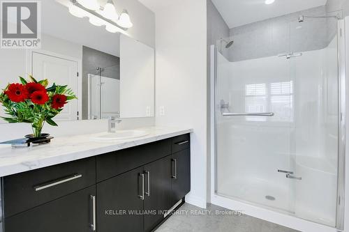 700 Hazelnut Crescent, Ottawa, ON - Indoor Photo Showing Bathroom