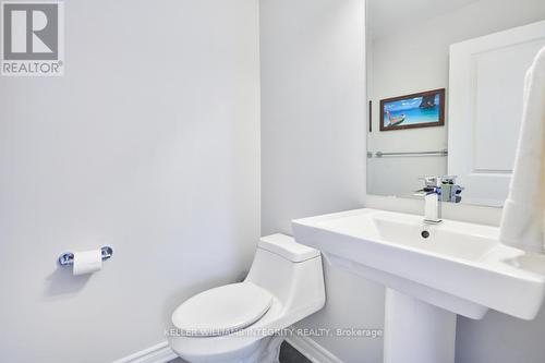 700 Hazelnut Crescent, Ottawa, ON - Indoor Photo Showing Bathroom