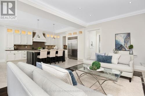 114 Wood Lane, Richmond Hill, ON - Indoor Photo Showing Living Room