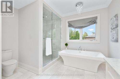 114 Wood Lane, Richmond Hill, ON - Indoor Photo Showing Bathroom