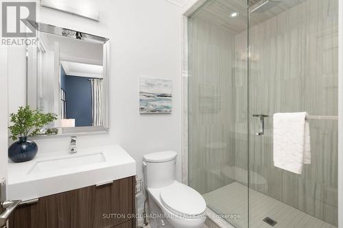 114 Wood Lane, Richmond Hill, ON - Indoor Photo Showing Bathroom