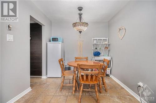 301B - 2041 Arrowsmith Drive, Ottawa, ON - Indoor Photo Showing Dining Room