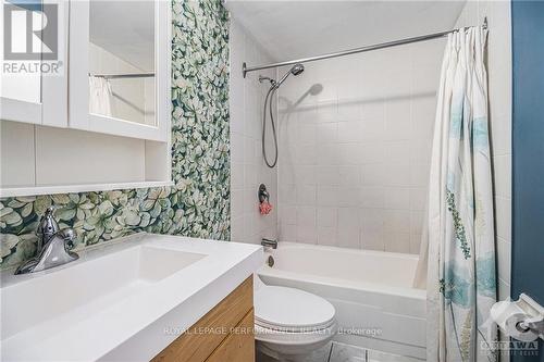 301B - 2041 Arrowsmith Drive, Ottawa, ON - Indoor Photo Showing Bathroom