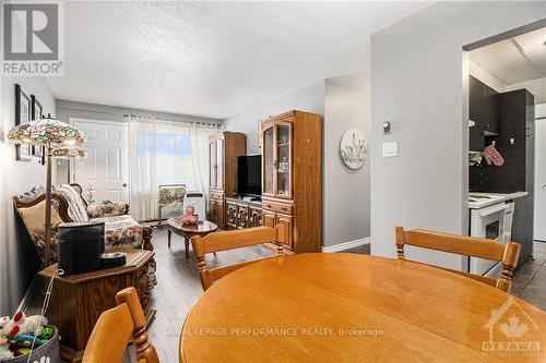 301B - 2041 Arrowsmith Drive, Ottawa, ON - Indoor Photo Showing Dining Room