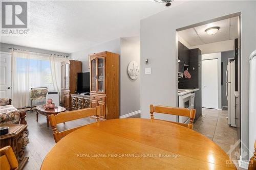 301B - 2041 Arrowsmith Drive, Ottawa, ON - Indoor Photo Showing Dining Room